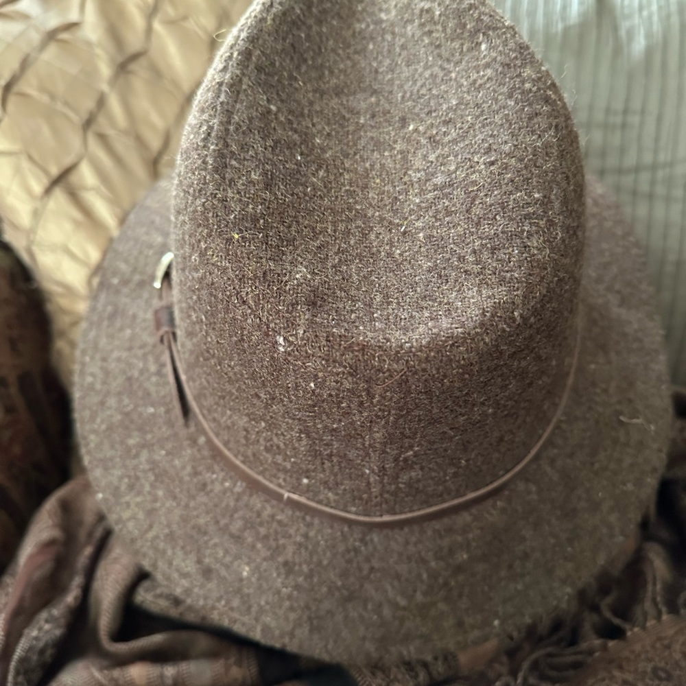 Vintage Stylish Hat - Picture 4 of 9
